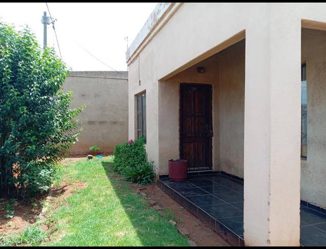 1 BEDROOM HOUSE FOR SALE IN KATLEHONG SOUTH